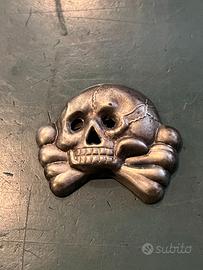 Teschio SS Totenkopf da Cappello tedesco ww2