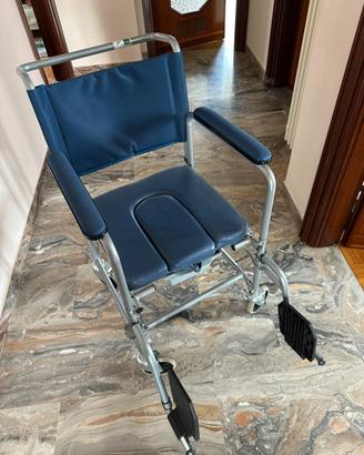 sedie a rotelle piu vari accessori per disabili