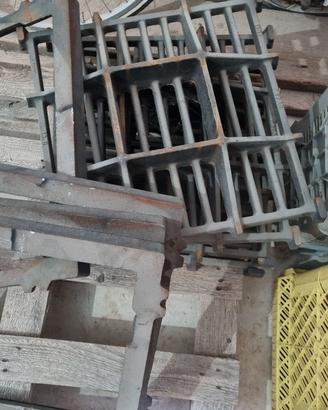 4 caditoie in Ghisa 50X50 C250