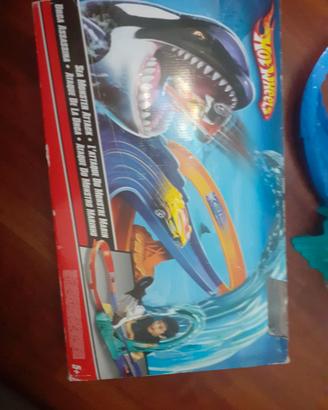 pista hotwheels - sea monster attack