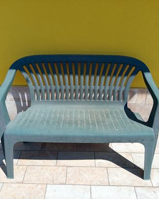 Panchina verde in plastica 