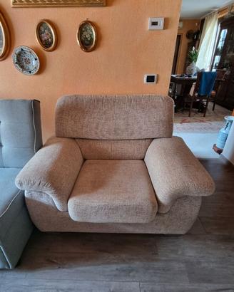 N. 2 poltrone sfoderabili