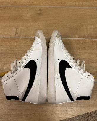 Nike alte bianche