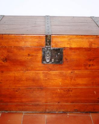 Baule centinato risalente fine 800