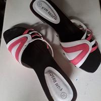 Zoccolo in legno e pelle per bambina. N. 34