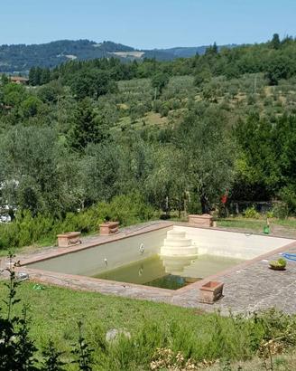 Rustico / Casale di 200 m² con più di 5 locali a F