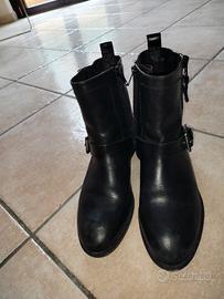 stivaletti Geox neri in pelle vera