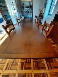 Tavolo grande con 8 sedie