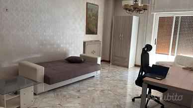 Stanza singola a studentessa