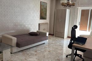 Stanza singola a studentessa