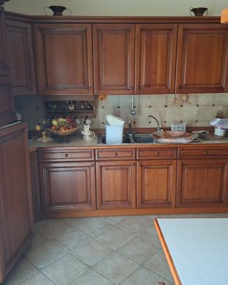 Cucina classica in noce