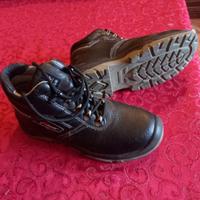 Scarpe antinfortunistiche