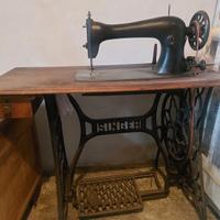 Macchina da cucire Singer a pedali