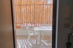 Monolocale arredato con veranda al mare