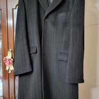 Cappotto di lana rifinito a mano