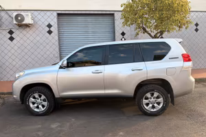 Toyota land cruiser kdj150 prado