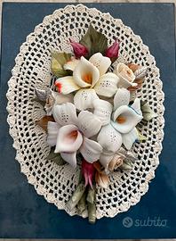 Soprammobile a fiori Capodimonte