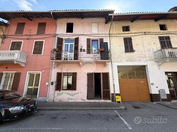 CASA SEMINDIPENDENTE A ALBIANO D'IVREA