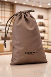 ✨ Custodia Burberry Originale Nuova 18x10 cm ✨