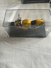 Modellino moto Suzuki tl 1000 r con teca