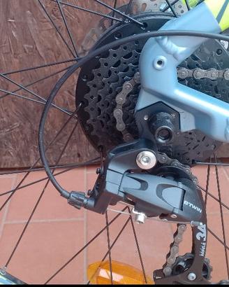 Bicicletta con pedalata assistita
