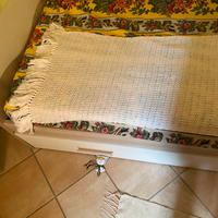 Stola di lana bianca