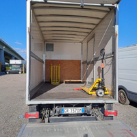 Noleggio furgone con conducente