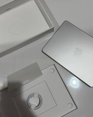 macbook neo + magic mouse