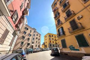 2 LOCALI A NAPOLI