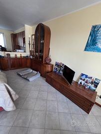 Cucina ,mobiletto per salotto