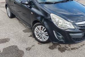 Opel Corsa 1.2 benzina adatta Neopatentati 