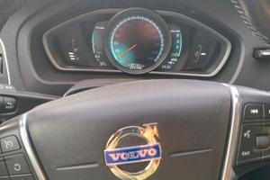 Volvo V40 d2 120 cv