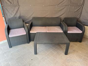 Davanetto e sedie da esterno