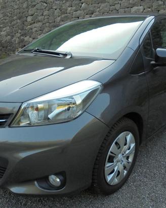TOYOTA YARIS 1.0 VVT-i 5P ACTIVE – UNIPROPRIETARIO