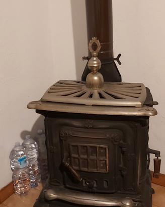 Stufa a legna in ghisa modello Parlor Stove