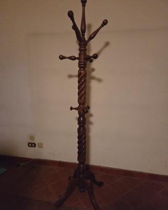 Appendiabiti di antiquariato in noce