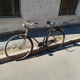 Antica bicicletta Wolsit a bacchetta 