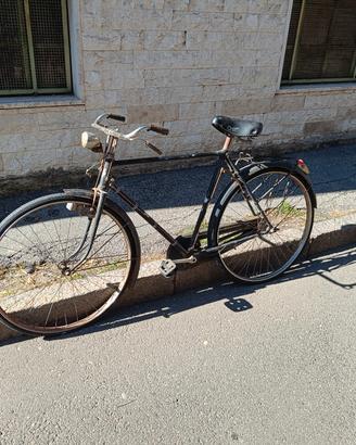 Antica bicicletta Wolsit a bacchetta 