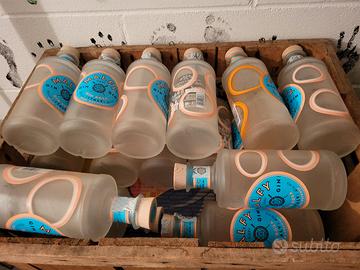 bottiglie vuote varie gin e altro 