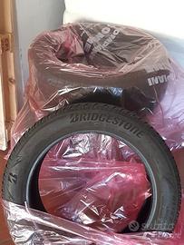 4 pneumatici invernali Bridgestone