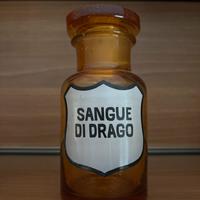 Set di 9 antichi flaconi da farmacia originali