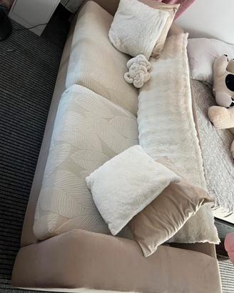 Divano 2 posti in velluto beige + cuscini, coperti