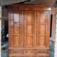 armadio antico in noce a 3 ante