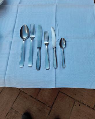 Set completo di posate da pasto e frutta