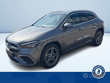Mercedes-Benz GLA 250 E PLUG-IN HYBRID AUTOMA...