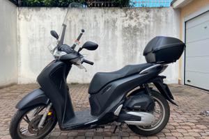 Honda SH 150 - Nov 2019 - Solo 7.180 km