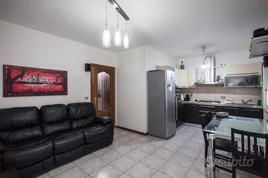 Appartamento di 80 m² con 3 locali e box auto a To