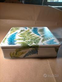 ANTICA SCATOLA IN LATTA DIPINTA A MANO 