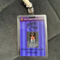 Prop Badge Mercoledi Addams