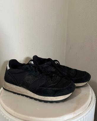 Saucony donna nere scamosciate